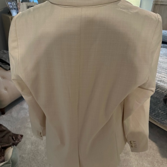 Ann Taylor Cream Blazer - Picture 4 of 4